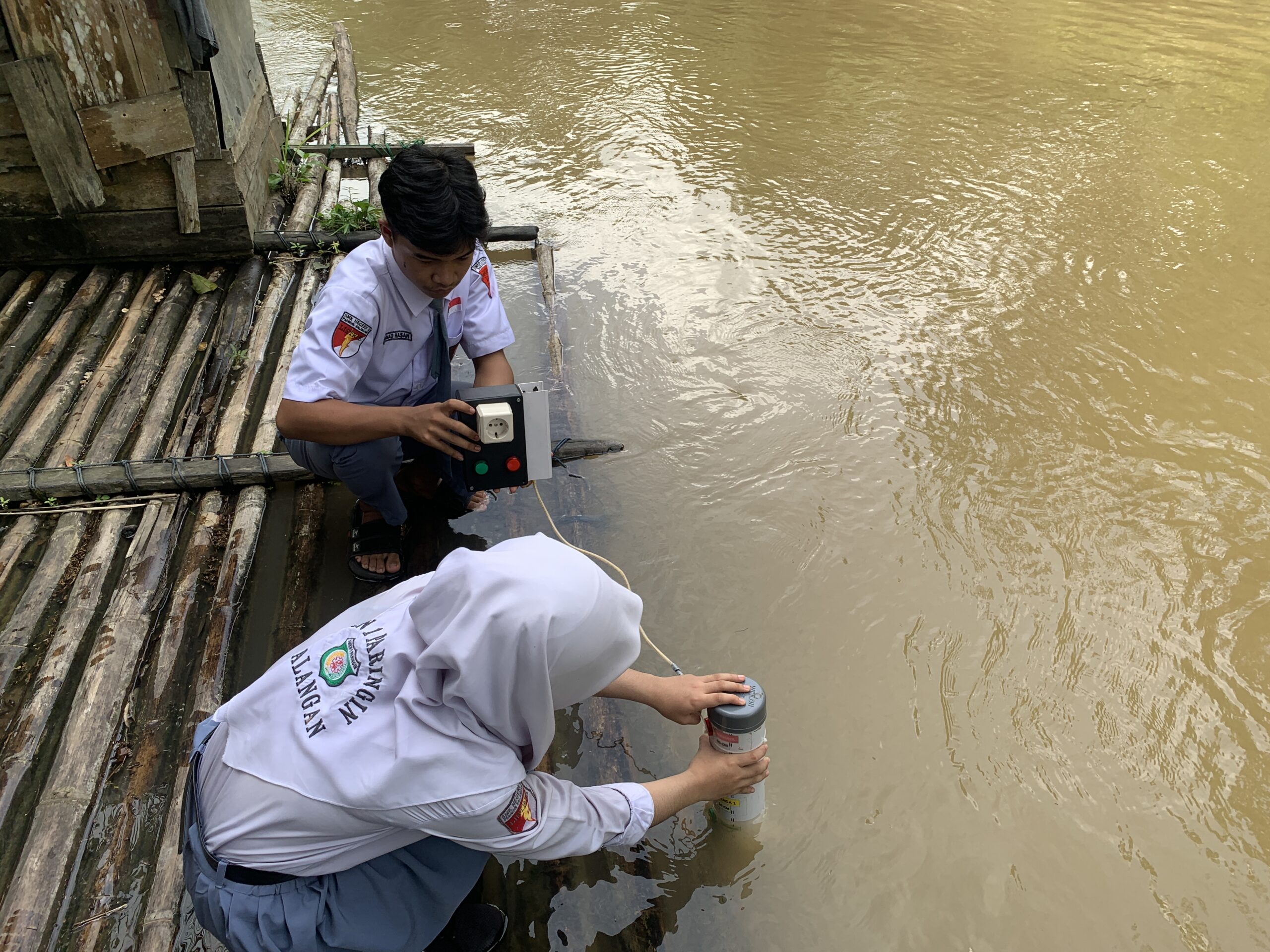 FLOWSAFE_Implementation_13_trial project in the river (1)