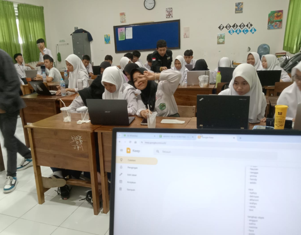 Pembelajaran program robot (Mts Negri Kota Madiun)